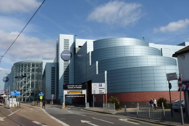Centrale_Shopping_Centre_entrance